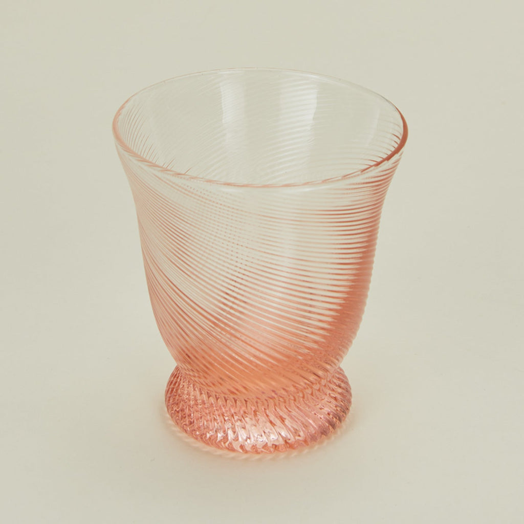 Detailed view of Spiral tumbler in pink